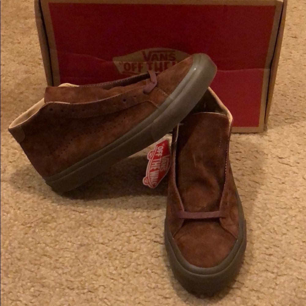 Tanner Court Mid DX Vans